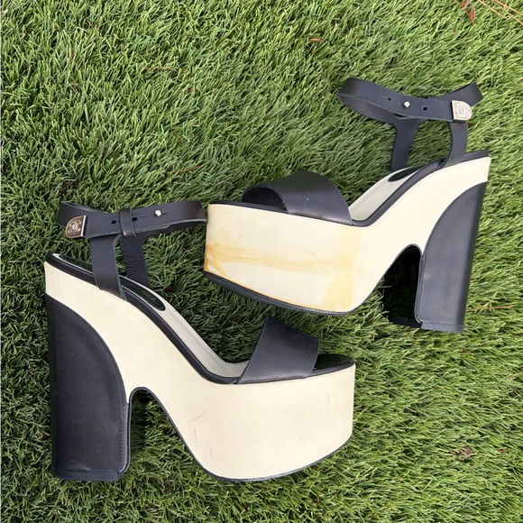 Luxurious Chanel Colorblock Leather Platforms 37 Authentic Damaged - Picture 12 of 13